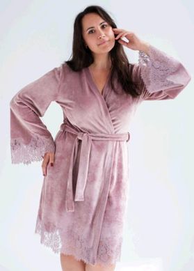 Женский велюровый халат средней длины с кружевом Shato, Пудровый, L